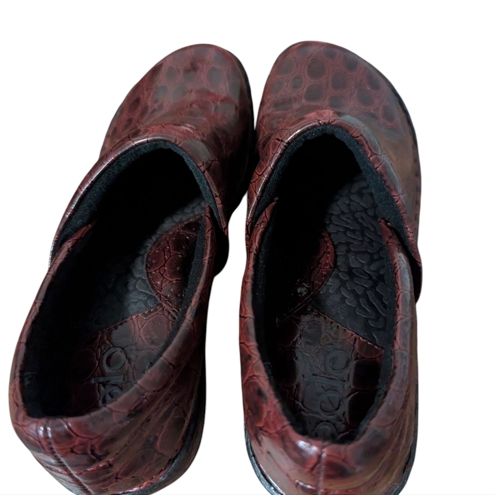 Born,Women's Burgundy Slip-On Shoes,Size 7 - Picture 4 of 4
